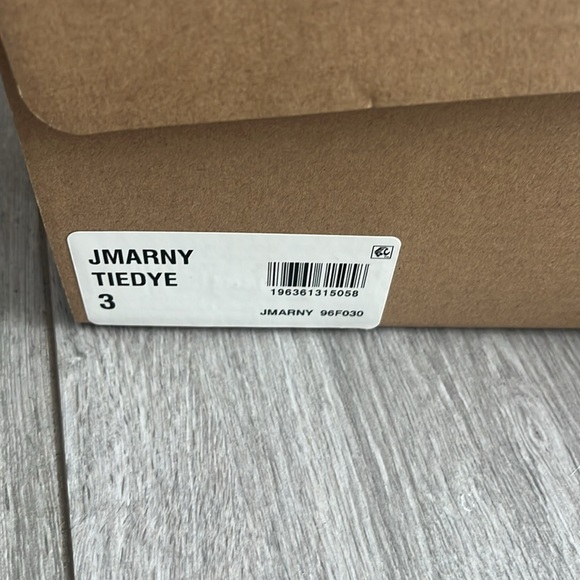 !!New!! Steve Madden girls stylish tie-dye sandals - Picture 5 of 7